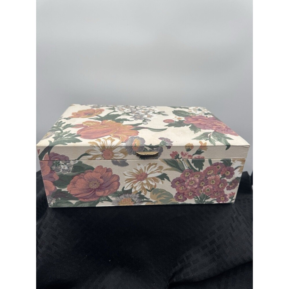 Floral Patterned Jewelry Box